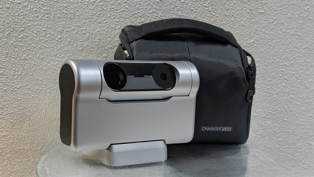 STELLABO OKINAWAでは、沖縄の美しい星空をより鮮明に、そして手軽に楽しんでいただくために、最新鋭の**4Kスマート天体望遠鏡「DWARF 3（ドワーフ3）」**をツアーのメイン機材として導入しています。